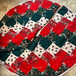 Vintage Handmade Quilted Tree Skirt